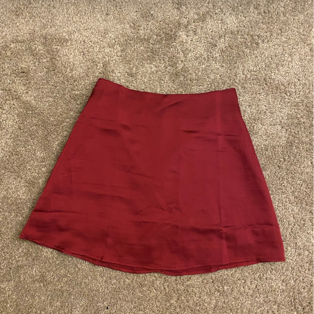 Skirt is from amazon, and is a maroon color (darker than the picture) size M